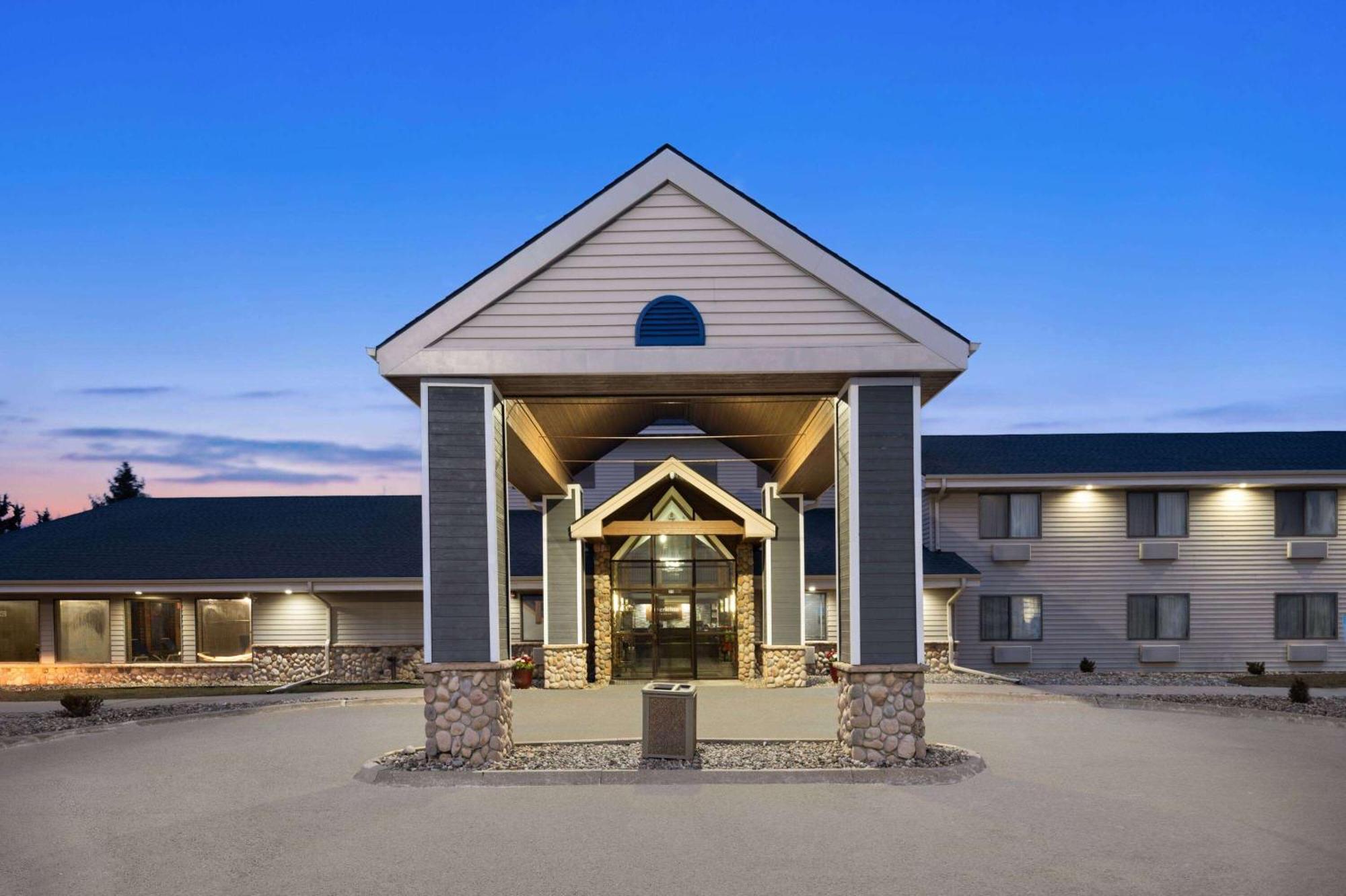 Americinn By Wyndham Stuart Екстер'єр фото